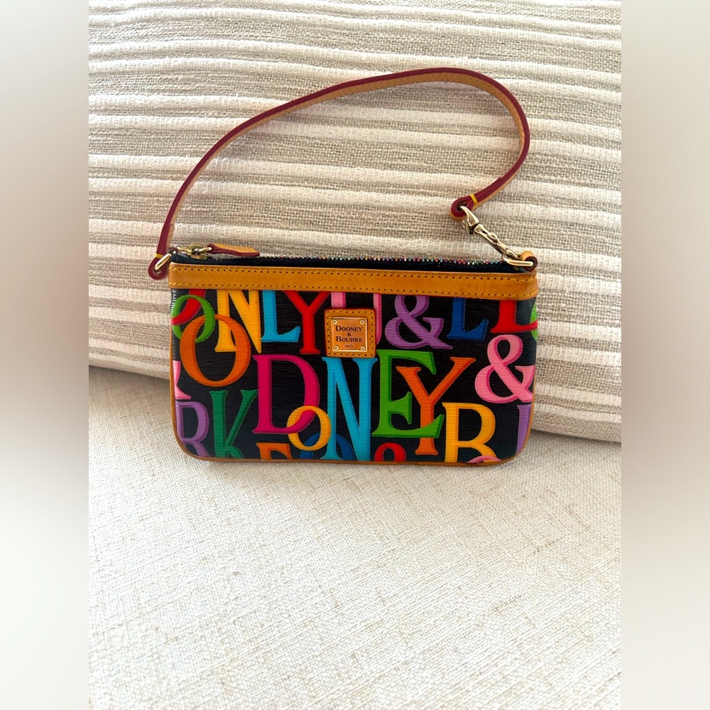 Dooney & Bourke Retro Grafica Wristlet wallet